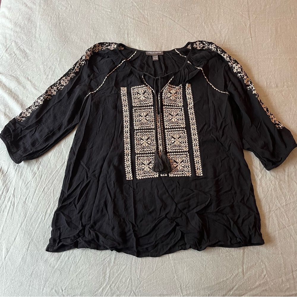 A Pea In The Pod Boho Peasant Embroidered Top Size S (maternity)